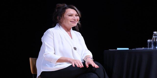 DEMET AKBAĞ / Bir Demet Muhabbet…