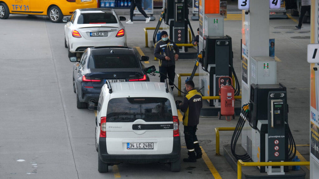 Zam yağmuru, ücretleri cebe girmeden eritiyor