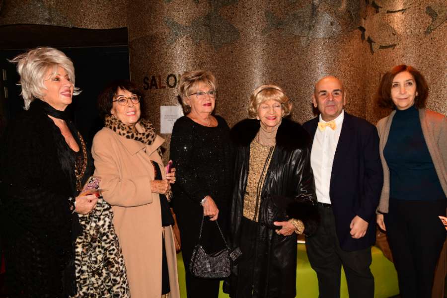 TİYATROKARE’NİN YENİ OYUNU “ANNEM HEP DERDİ Kİ” KOMEDİSİNİN GALASI YAPILDI…